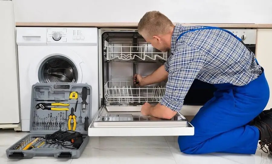 Erenler Gorenje servisi teknisyen ekibi beyaz eşya tamiri yaparken